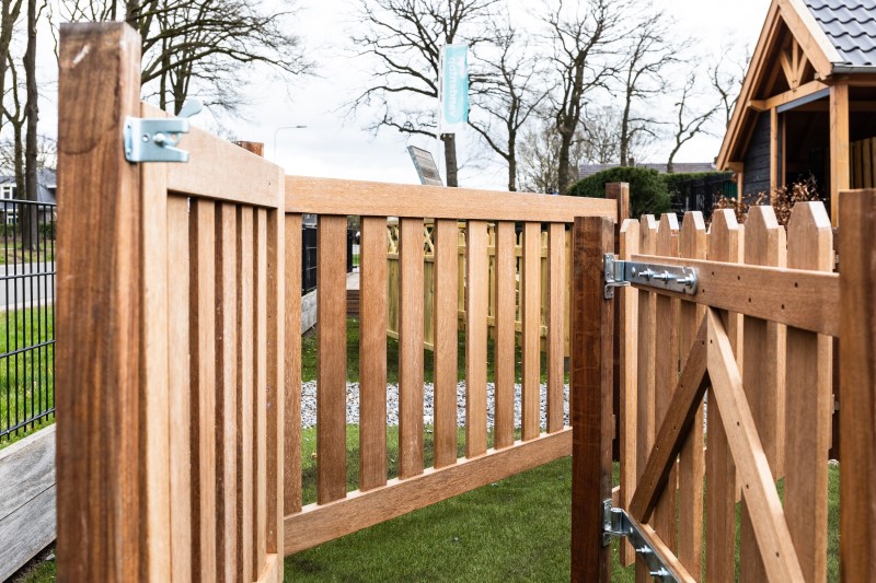 Hardhouten tuinhek showtuin Vandentop Tuinhout