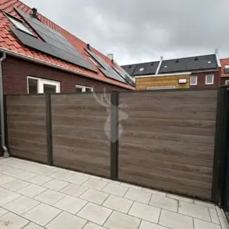 Duofuse kunststof schuttingplank | houtmotief | african padouk