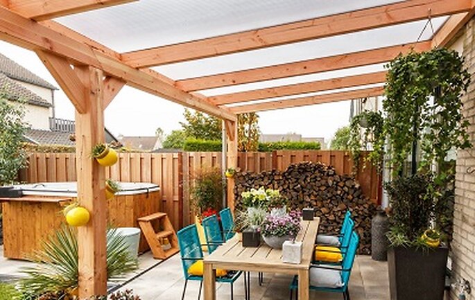 Houten&#x20;veranda&#x3A;&#x20;natuurlijk&#x20;&amp;&#x20;sfeervol&#x21;