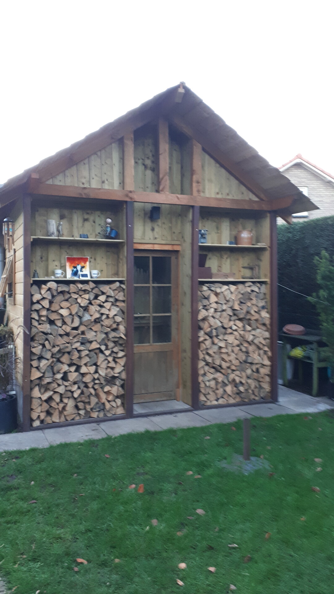 Dit tuinhuis is mede door jullie materialen een meerwaarde geworden in onze tuin.