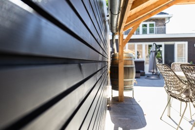 Rhombus profiel plank zwart gespoten