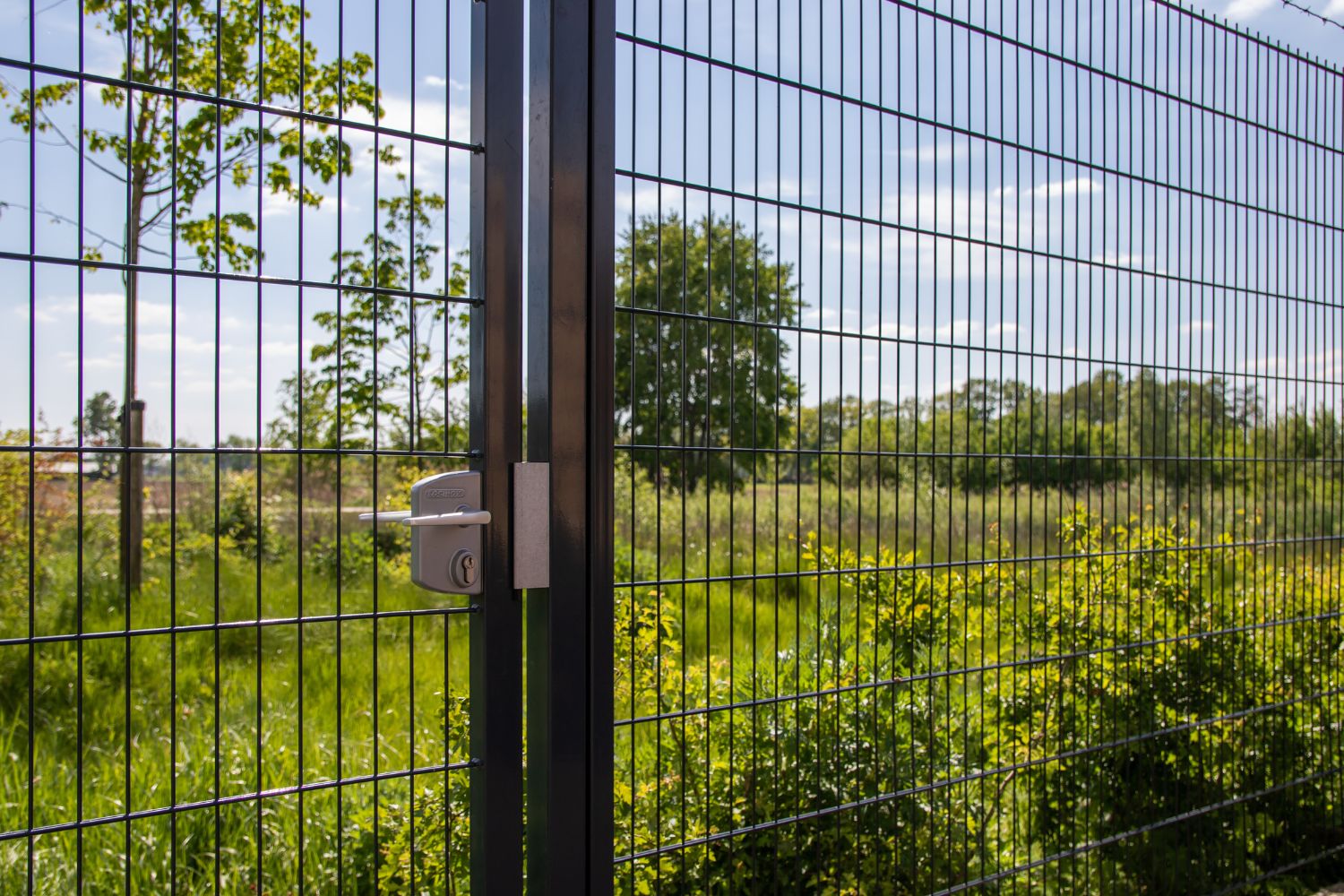 Dubbelstaafmat hekwerk veilige tuinafscheiding