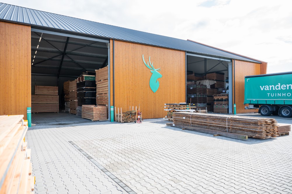 Vandentop Tuinhout voorraadhal en terrein vestiging Barneveld